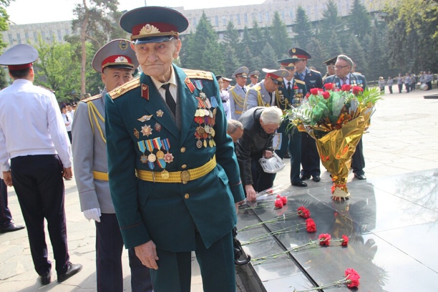 Алматинским ветеранам ВОВ выплатят по 1 млн тенге